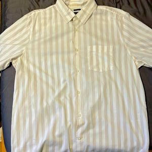 Gap Men’s Large Striped Button-up